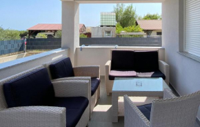 2 Bedroom Lovely Apartment In Vir